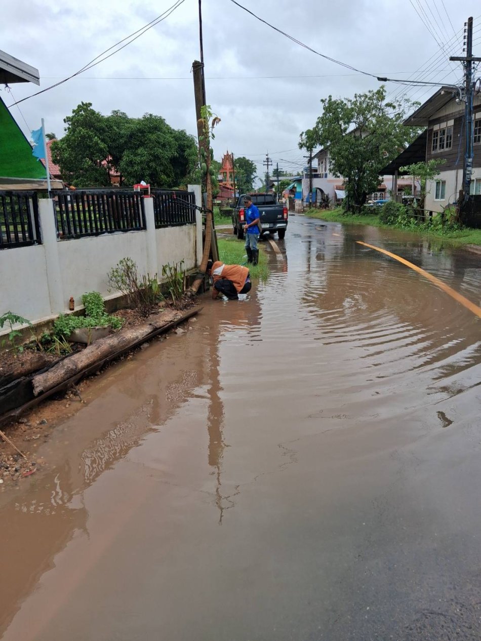 ตรวจสอบน้ำประปาไม่ไหลที่บ้านไทรงาม หมู่ 2 ซ่อมแซมท่อประปาชำรุดเพื่อให้พี่น้องประชาชนในพื้นที่ มีน้ำใช้อุปโภค บริโภค 